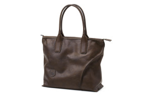 Borsa chiusura zip a mano con motivo ornamentale donna
Art. 156Vertigo collection
cm. 34x32x14